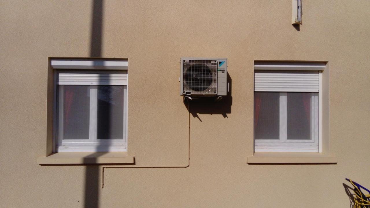 L'Oustau Bonur Acomodação com café da manhã Bourg-Saint-Andéol Exterior foto